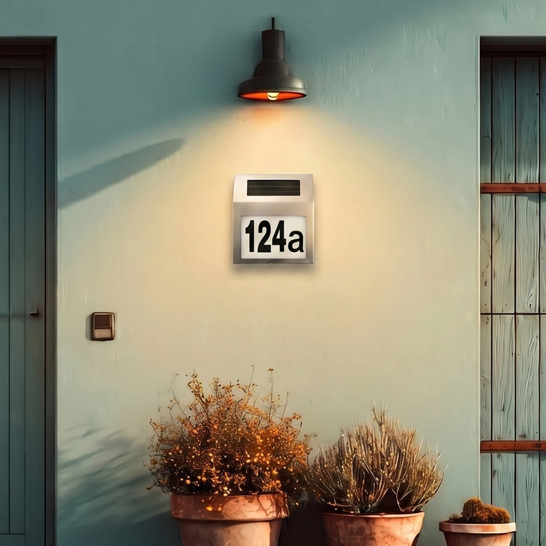 Solarna lampa s LED brojem kuće Maclean Energy MCE172