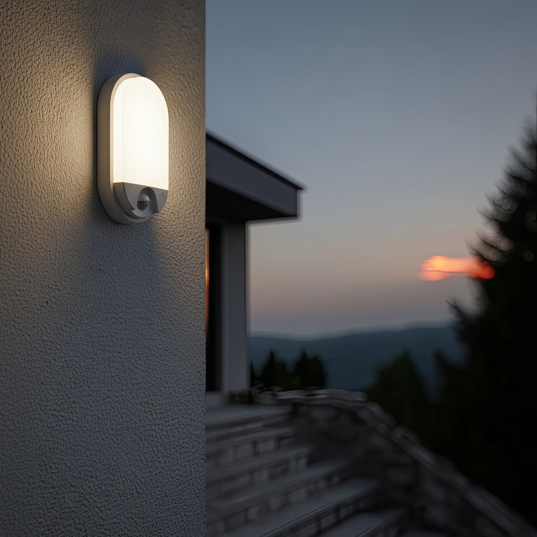 LED lampa s infracrvenim senzorom pokreta MCE340 W 1100 lm 15 W IP54 Maclean Energy, boja bijela, temperatura boje prirodno bijela (4000 K)