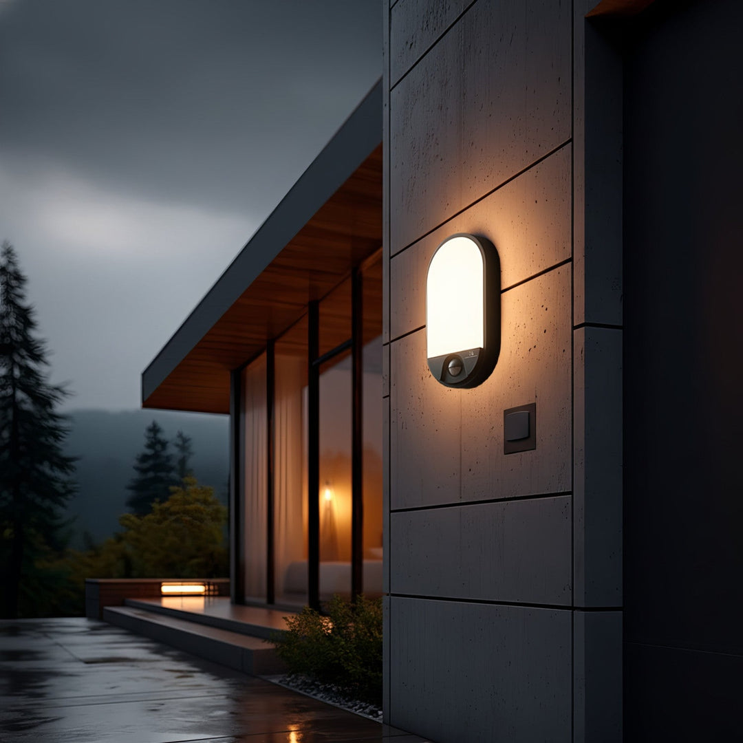 LED lampa s infracrvenim senzorom pokreta MCE340 GR 1100 lm 15 W IP54 Maclean Energy, siva boja, prirodna bijela temperatura boje (4000 K)
