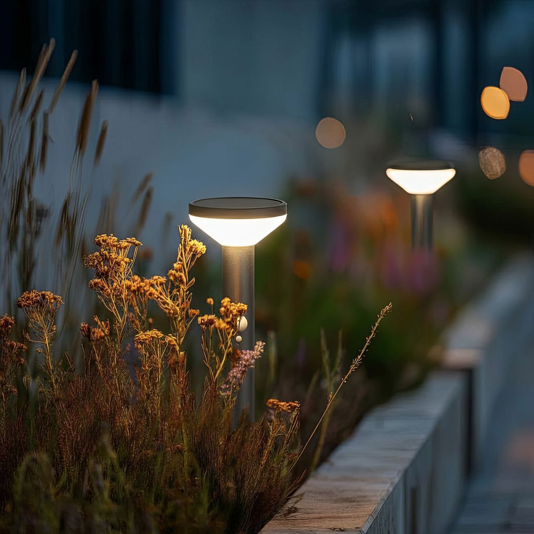 Maclean solarna LED lampa sa senzorom, crna, IP44, 3 načina osvjetljenja, Li-ion 18650 3,7 V 1200 mAh baterija, s klinom, MCE465 B