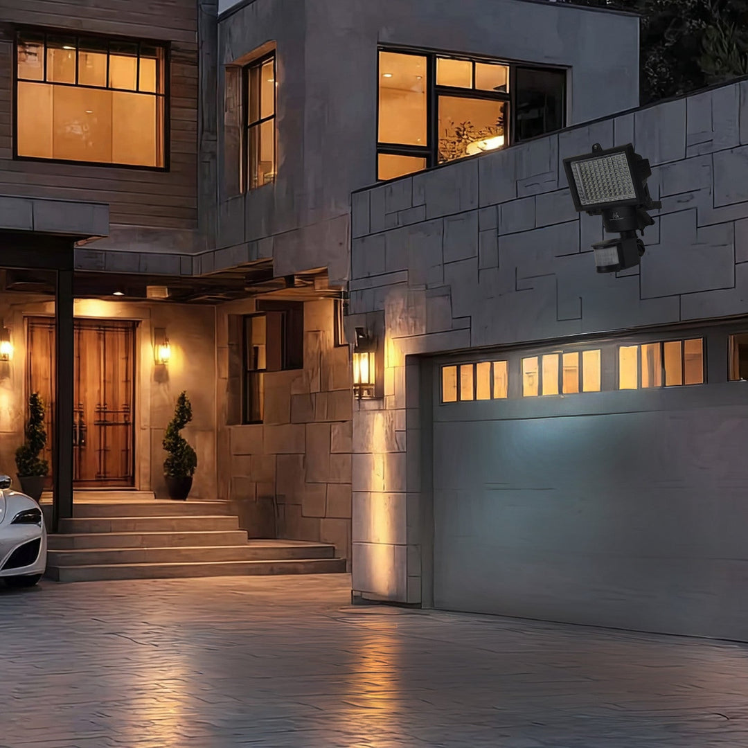 Solarna LED reflektorska svjetiljka s senzorom pokreta Maclean Energy IP44, 6 W, 360 lm, 6000 K hladno bijela, Li-ion baterija 2400 mAh, 5,5 V DC MCE442