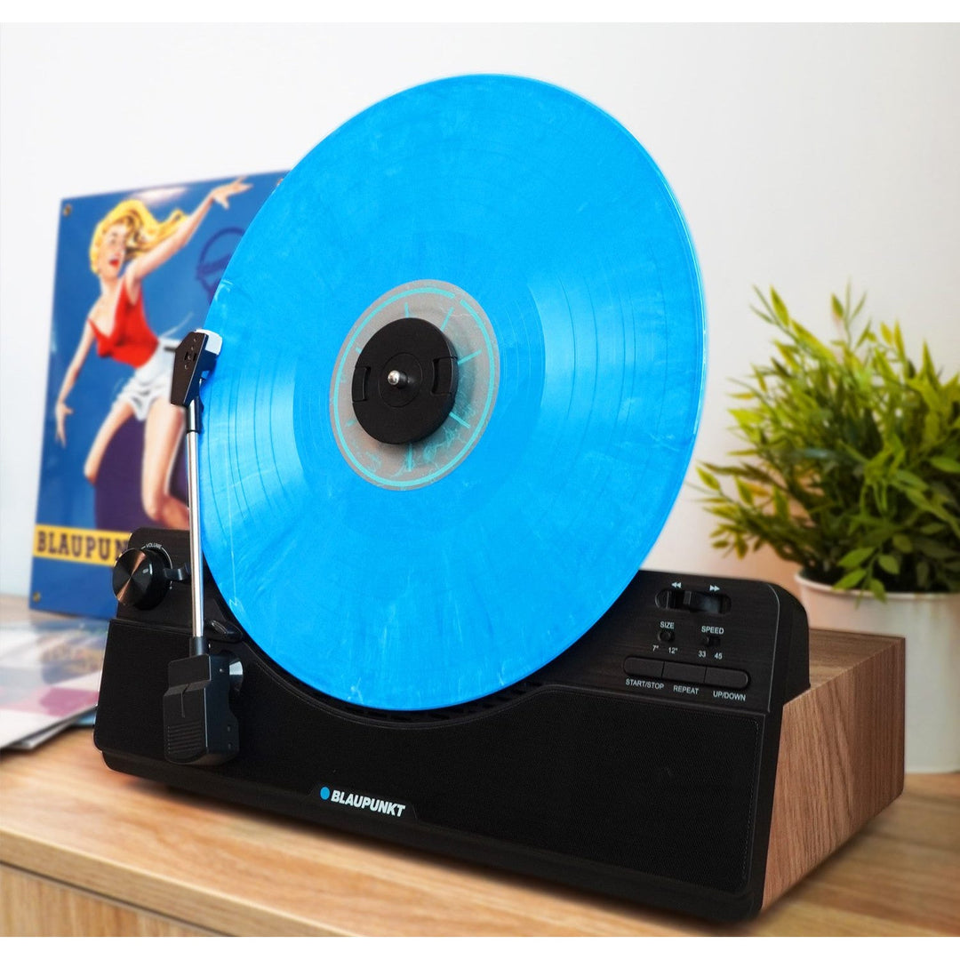 Blaupunkt vertikalni gramofon, Bluetooth, 2x5 W RMS, crna, VT100BK