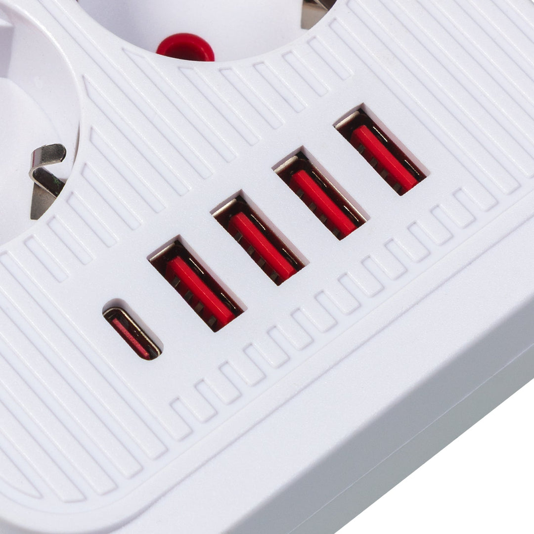 Maclean produžni kabel s 6 utičnica + 4xUSB, 110-240V AC 50/60Hz, 2.1A max 2500W, 3m, bijeli, MCE391 W