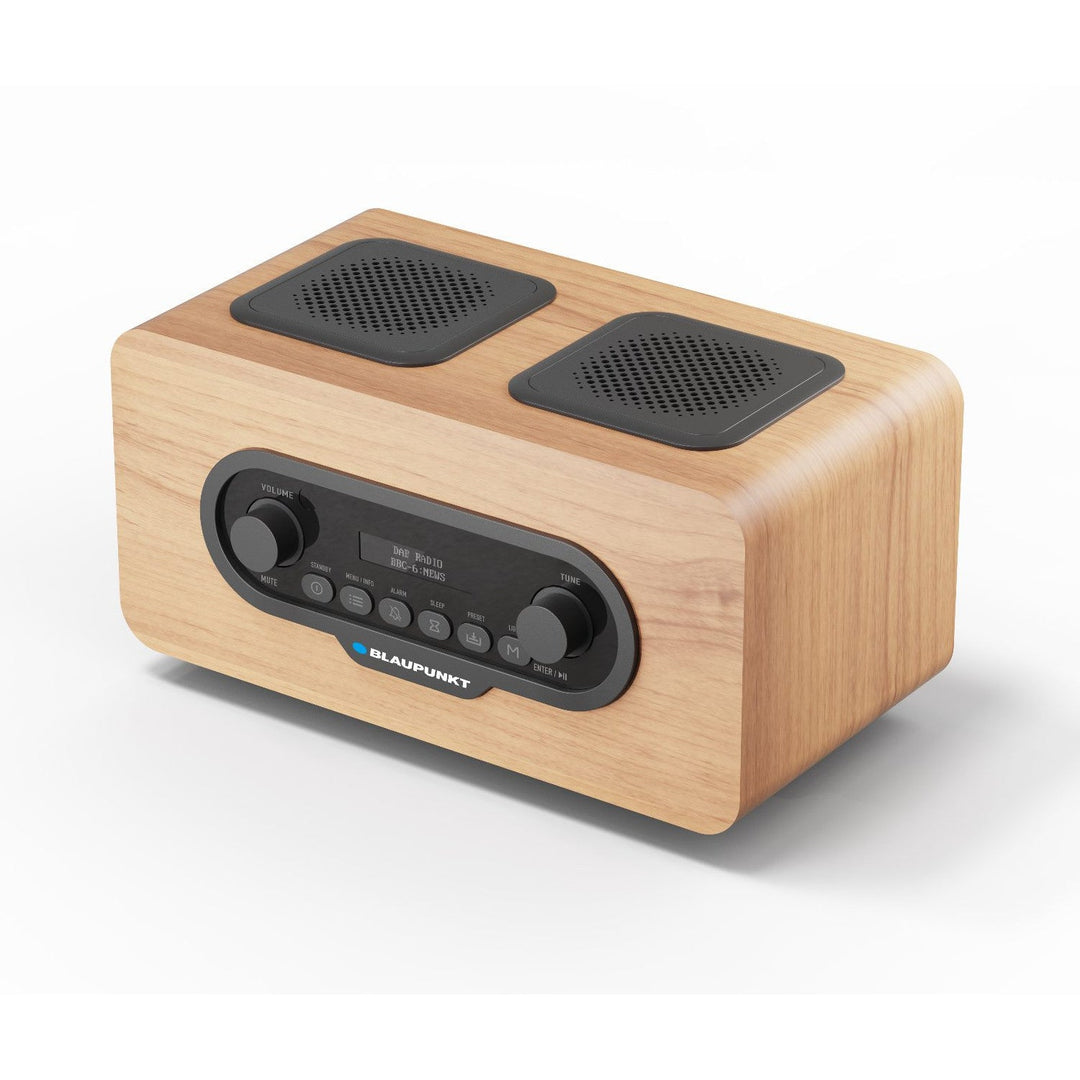 Blaupunkt prijenosni radio, DAB+ digitalni radio i FM tuner, Bluetooth, izlaz za slušalice, USB i microSD player, LCD zaslon, funkcija sata i alarma, napajanje putem USB-C punjive baterije, DR10CR