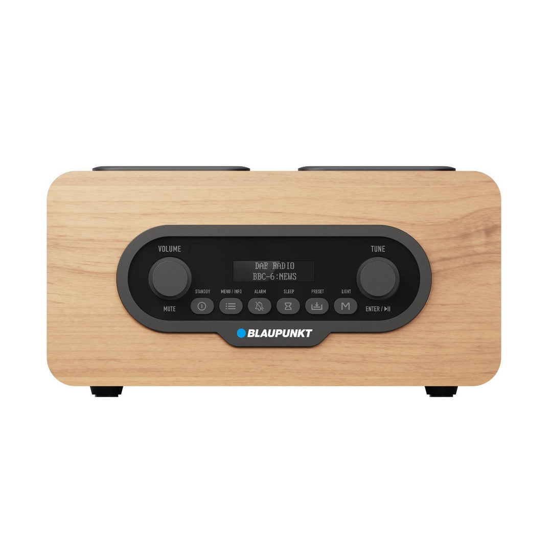 Blaupunkt prijenosni radio, DAB+ digitalni radio i FM tuner, Bluetooth, izlaz za slušalice, USB i microSD player, LCD zaslon, funkcija sata i alarma, napajanje putem USB-C punjive baterije, DR10CR