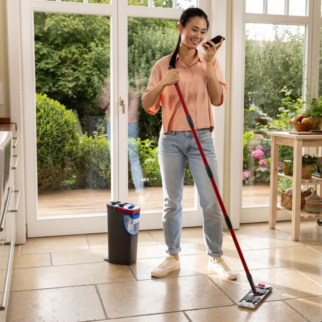 Vileda H2prO ravni mop, 100% odvajanje čiste i prljave vode, dva spremnika, mikrofibarna podloga, vrh od 360°, 175774