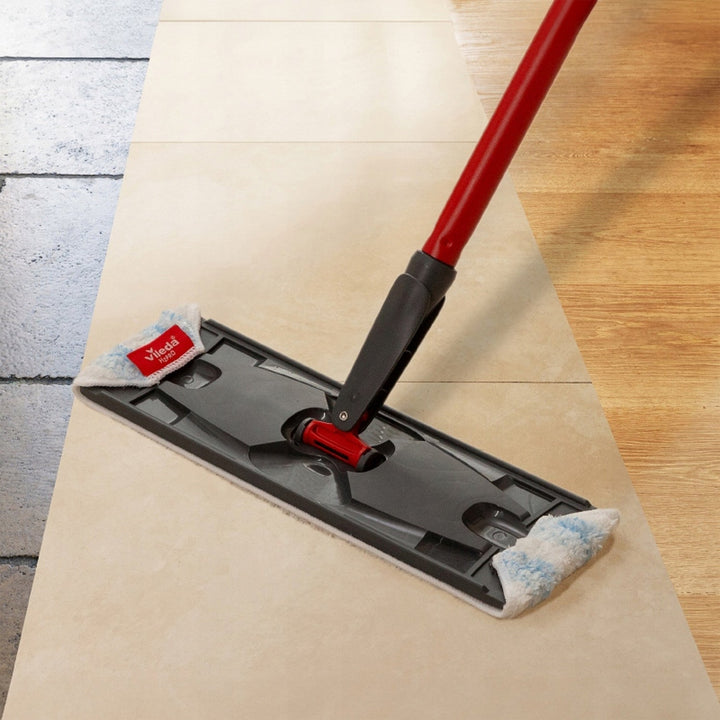 Vileda H2prO ravni mop, 100% odvajanje čiste i prljave vode, dva spremnika, mikrofibarna podloga, vrh od 360°, 175774