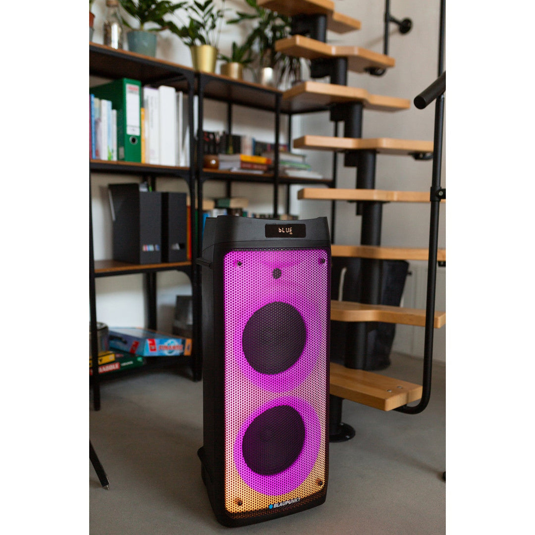 Zvučnik Blaupunkt Party Box, LED rasvjeta, Bluetooth, USB i AUX, FM radio, karaoke funkcija, daljinski upravljač, PB08DB