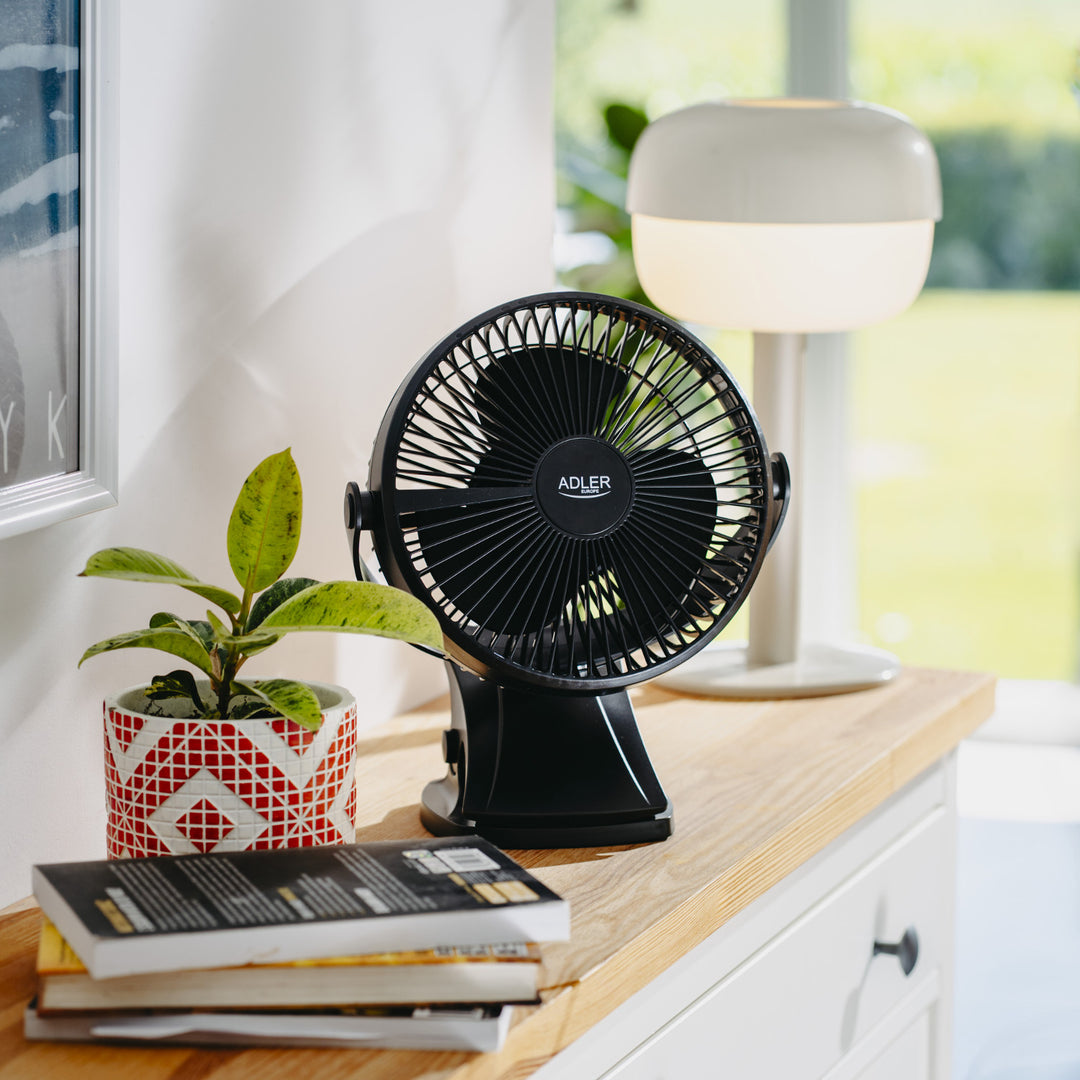 Stolni ventilator s kopčom, punjiv, 15,5 cm, rotacija 360°, USB-C, Adler