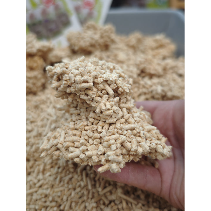 Zgrušavajući mačji pijesak, Animax Golden Line 3 mm, male granule, 2 vrećice od 7 litara