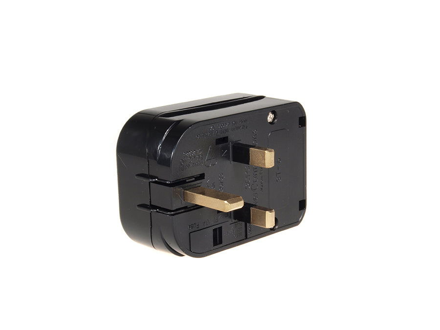 Adaptor Maclean MCE70 EU la Marea Britanie 250 V 13A Negru