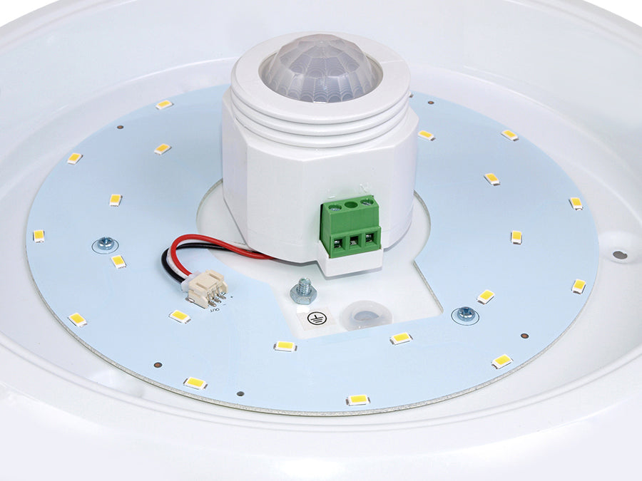 12W LED stropna svjetiljka s PIR senzorom i rezervnim napajanjem Maclean Energy MCE131 ACU, domet 6 m