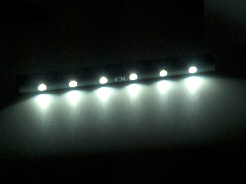 Maclean 6LED kuhinjska svjetiljka za ispod ormarića, izdužena, s senzorom pokreta, 5xAAA, MCE123