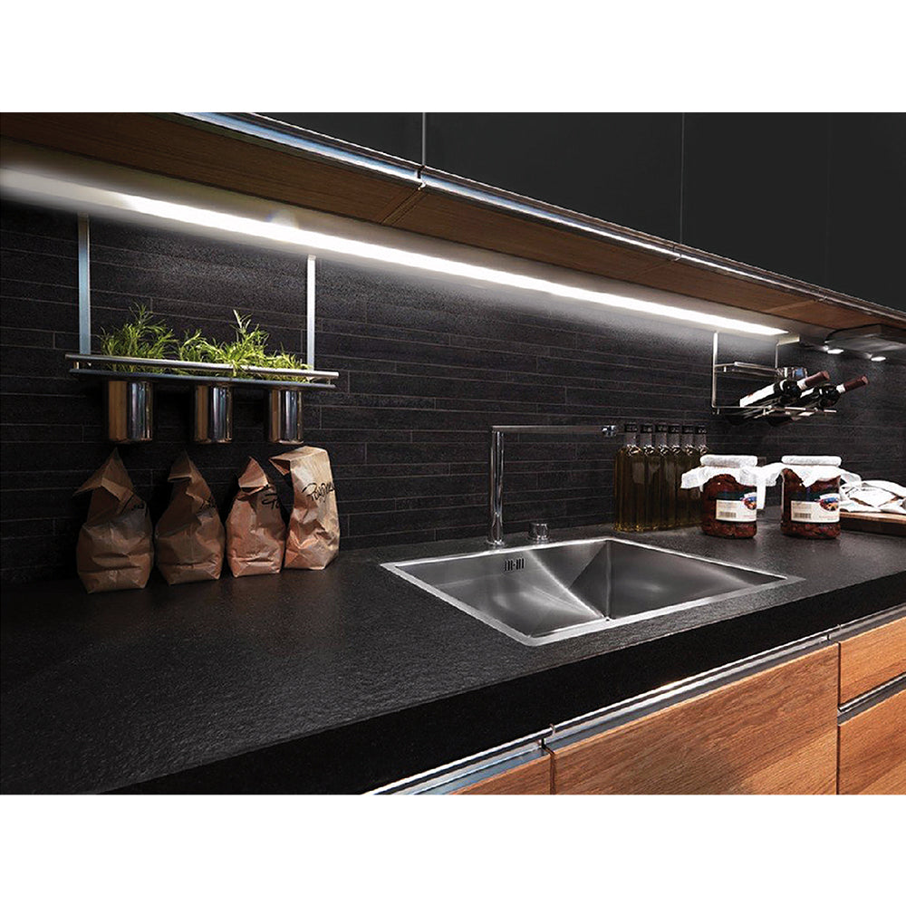 LED linearni modul za osvjetljenje ispod ormarića – Maclean Energy MCE246 radi samo s MCE245