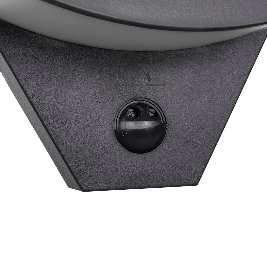 LED lampa s infracrvenim senzorom pokreta MCE290 B 800 lm 10 W IP54 Maclean Energy, crna