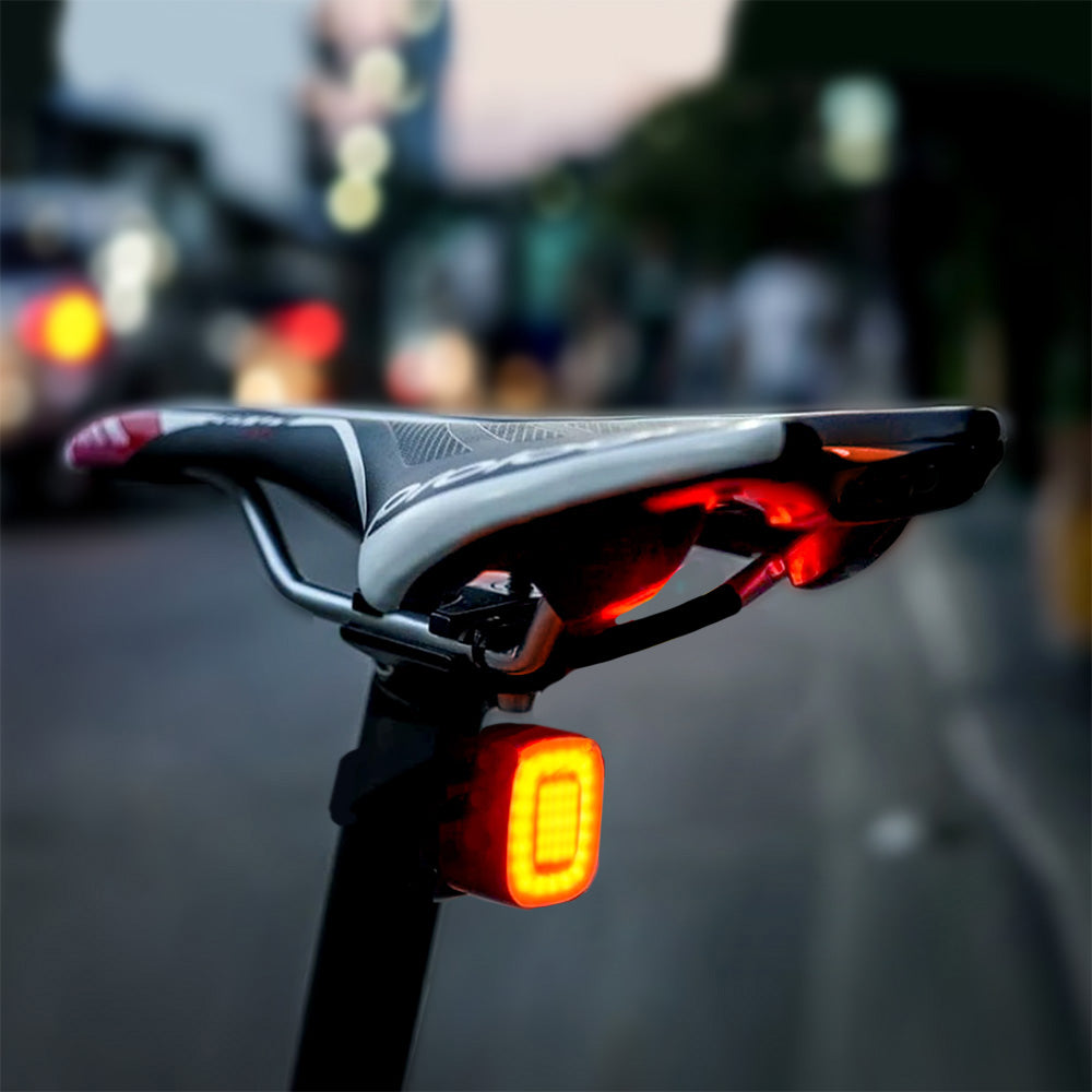 USB stražnje biciklističko svjetlo AUTO STOP senzor sumraka Maclean Energy MCE355 COB LED max. 125 lm baterija 450 mAh