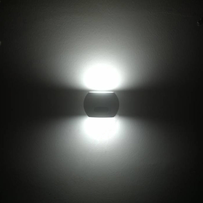 Maclean Energy MCE366 zidna LED lampa s PIR senzorom - PC+ALU, 20W (1600 lm), neutralno bijela 4000 K, IP65, siva