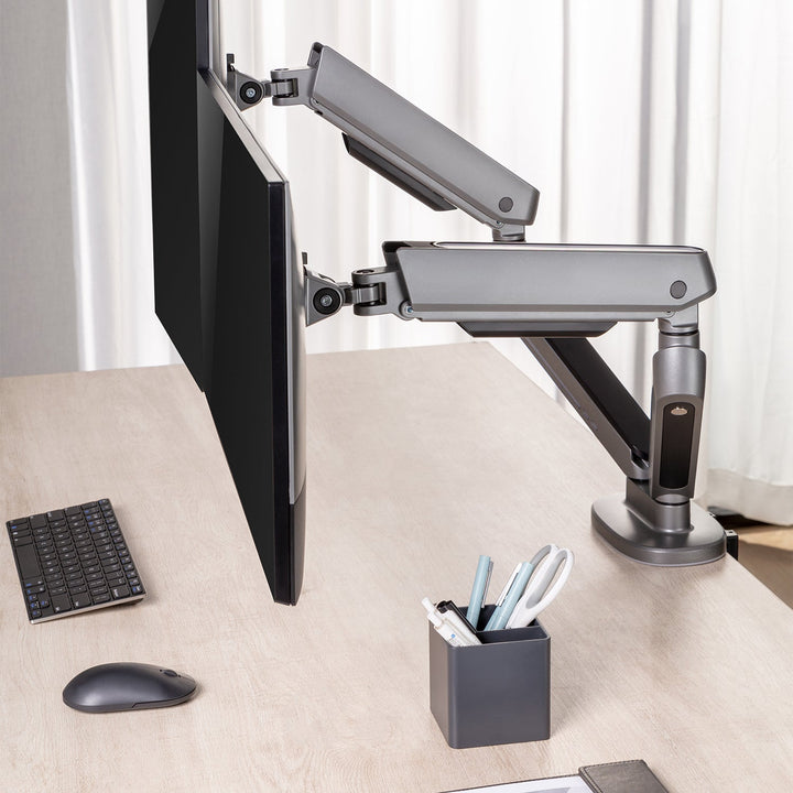 NanoRS dvostruki nosač za gejmerski monitor, RGB LED pozadinsko osvjetljenje, 17–32", max. 9 kg, VESA 75×75 / 100×100, RS166