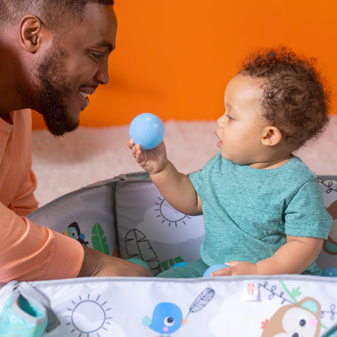 Bright Starts 12624 Bright Starts Baby Play Mat Your Way Ball Play Gym &amp;; Ball Pit 7 Jucării
