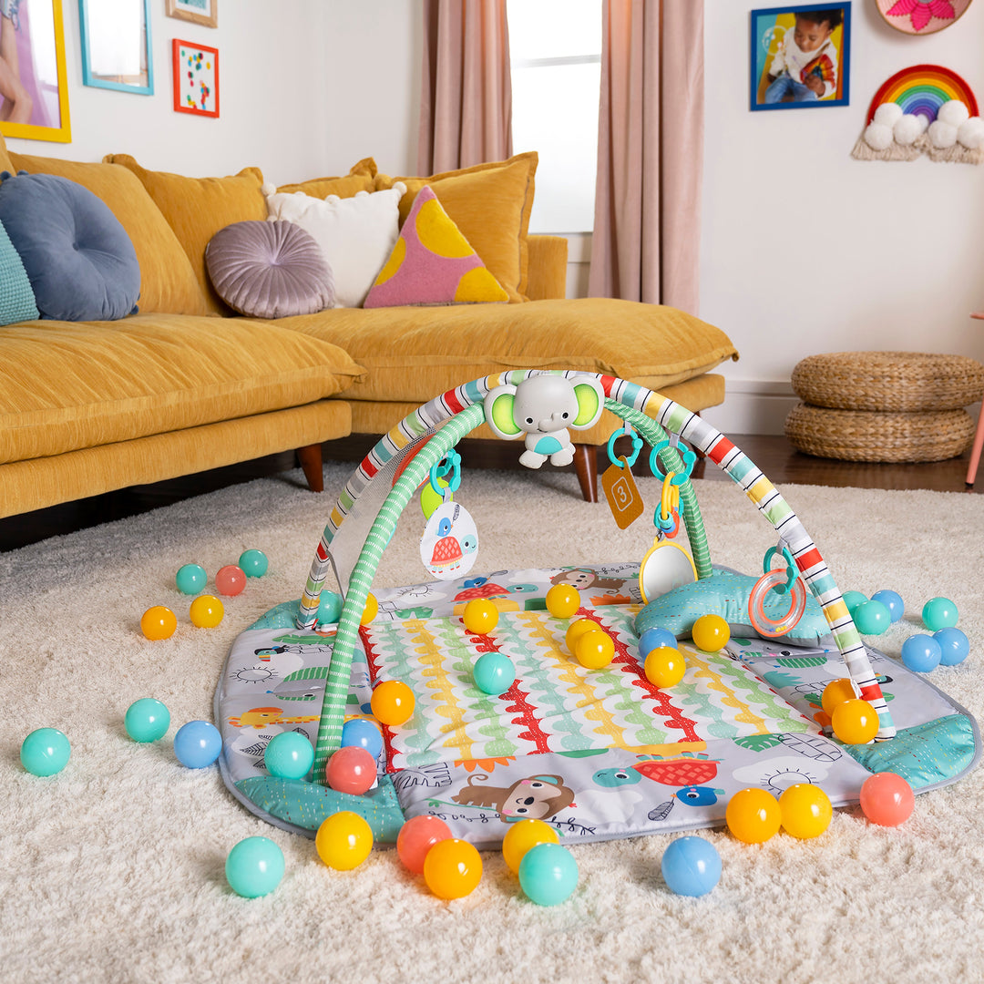 Bright Starts 12624 Bright Starts Baby Play Mat Your Way Ball Play Gym &amp;; Ball Pit 7 Jucării