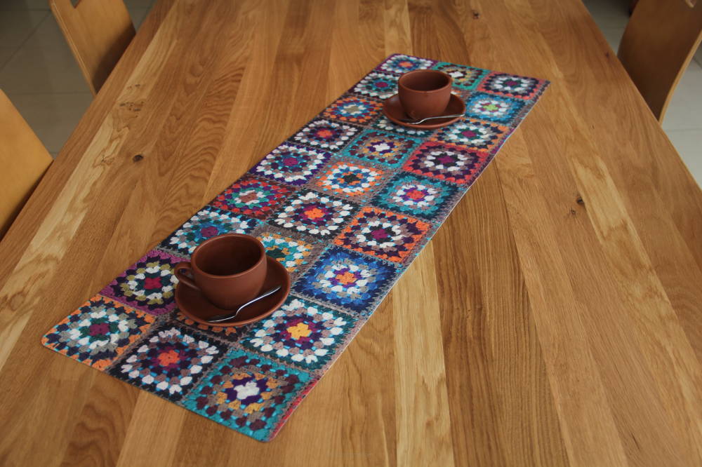 Bertoni staza za stol, ekološki prihvatljivi filc, dimenzije 95x33 cm, uzorak Frania