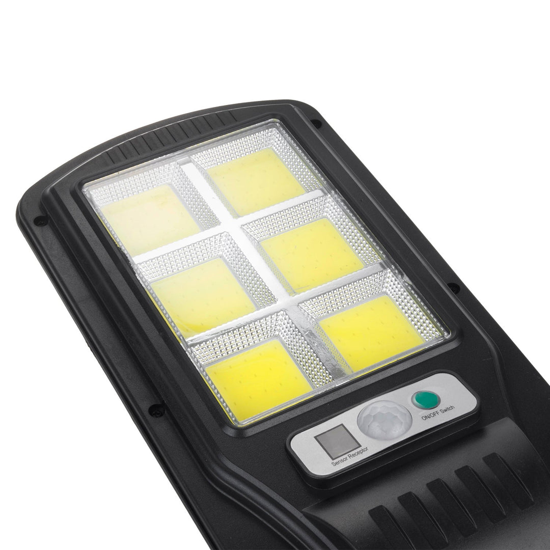 Solarna LED ulična svjetiljka s senzorom pokreta i daljinskim upravljačem Maclean IP54, 4 W, 400 lm, 6500 K, Li-ion 1200 mAh, 3 načina rada MCE446