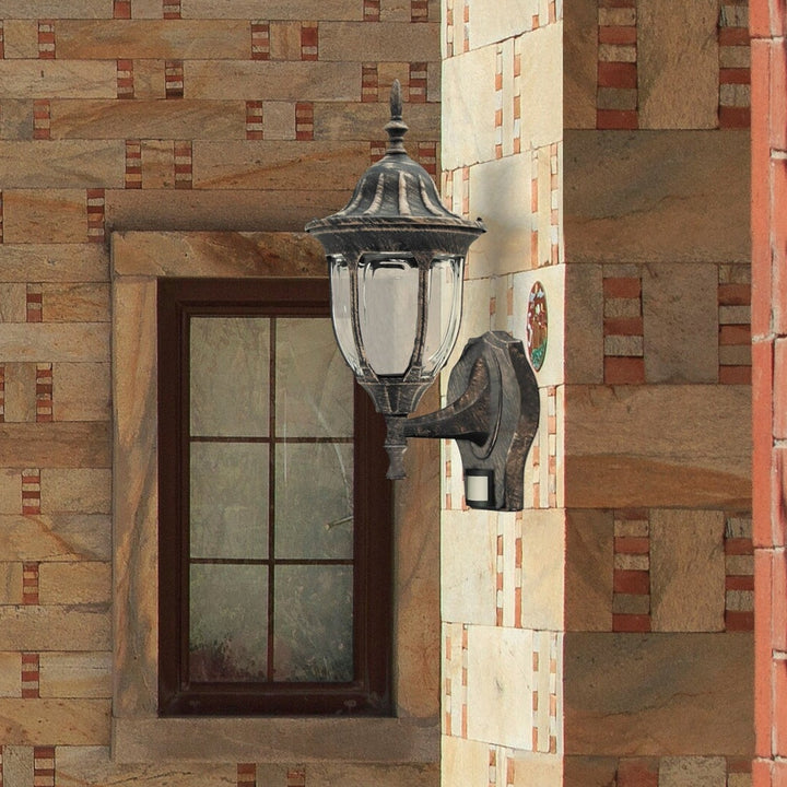 Milano vrtna zidna lampa do 60 W, zlatna, IP43, senzor