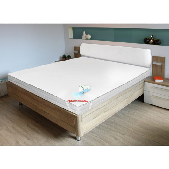 Vodootporni glatki navlak-zaštitnik za madrac s elastičnom trakom AIO FACTORY Ecco 200x220 cm, bijeli