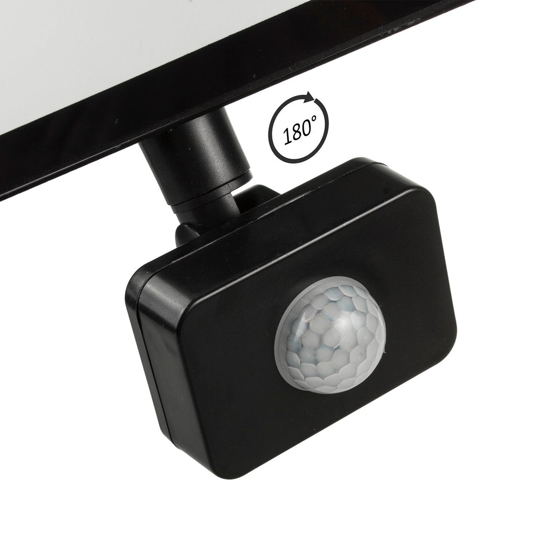 2 proiectoare cu LED cu senzor de mișcare Maclean, subțire 30W, 2400lm, alb cald (3000K), IP44, MCE630 WW PIR